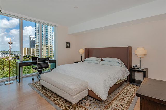 1000 S Pointe dr 906, Miami Beach, FL 33139