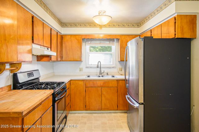 516 Hume Boulevard, Lansing, MI 48917