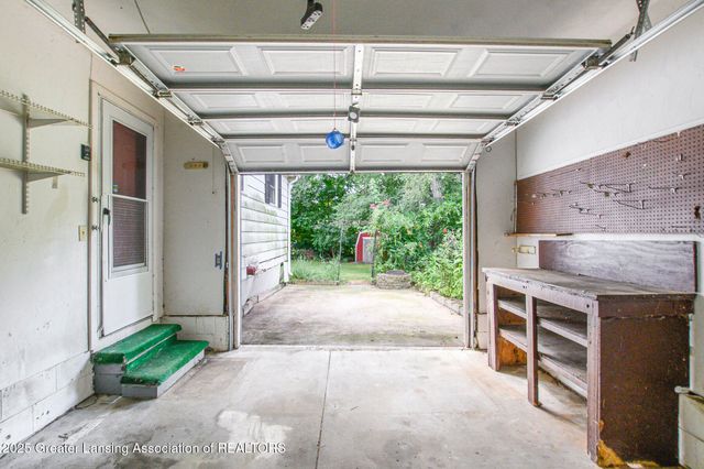 516 Hume Boulevard, Lansing, MI 48917