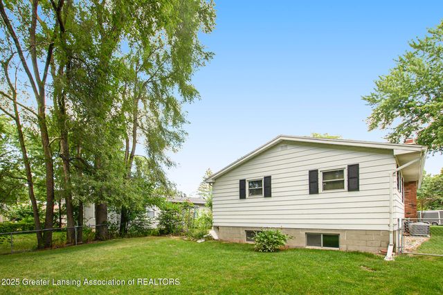 516 Hume Boulevard, Lansing, MI 48917
