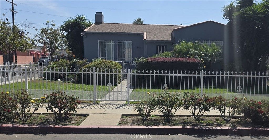 1902 W 65th, Los Angeles, CA 90047 — exterior