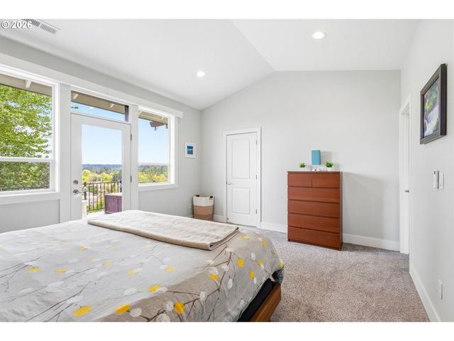 1372 OVERVIEW St, Salem, OR 97304