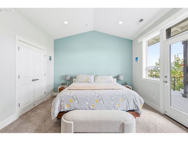 1372 OVERVIEW St, Salem, OR 97304