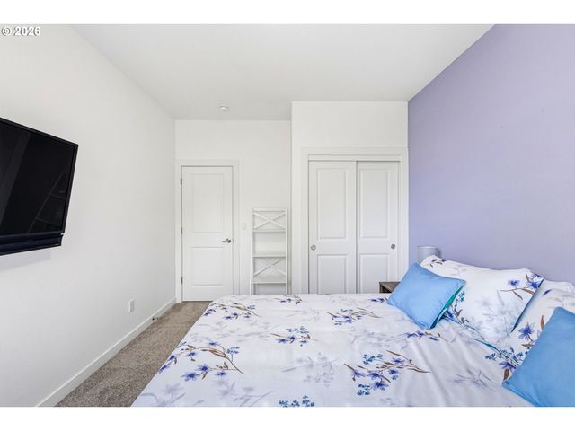 1372 OVERVIEW St, Salem, OR 97304