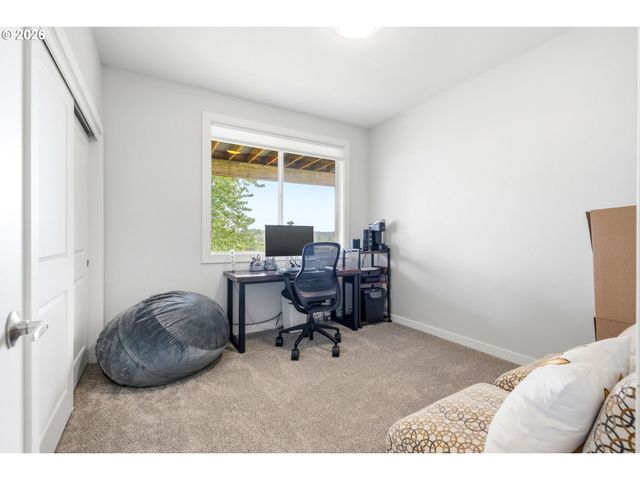 1372 OVERVIEW St, Salem, OR 97304