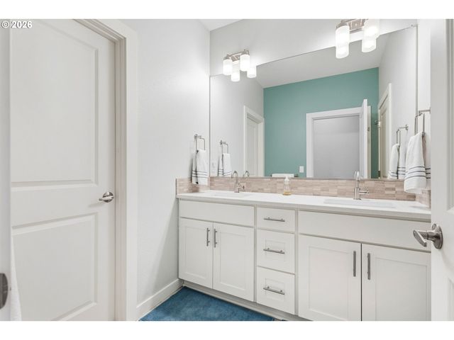 1372 OVERVIEW St, Salem, OR 97304