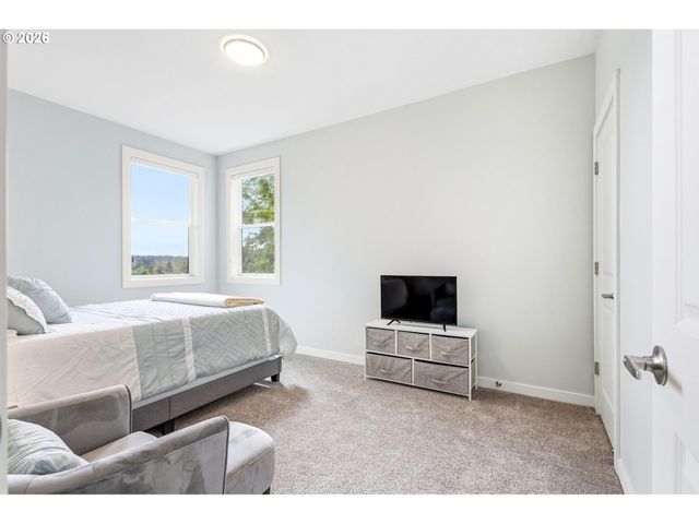 1372 OVERVIEW St, Salem, OR 97304