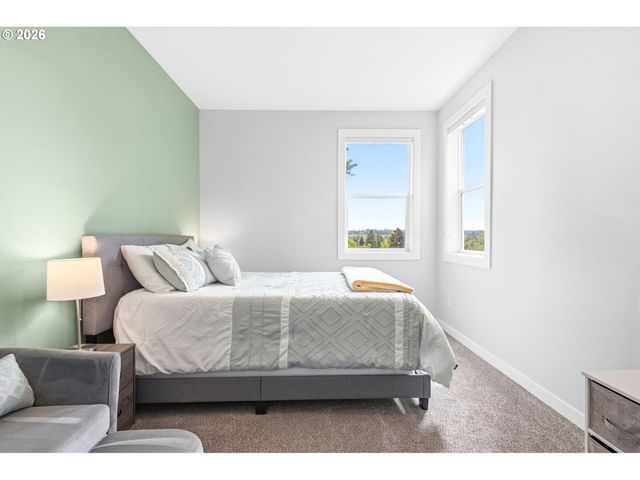 1372 OVERVIEW St, Salem, OR 97304