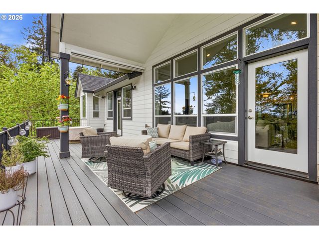 1372 OVERVIEW St, Salem, OR 97304