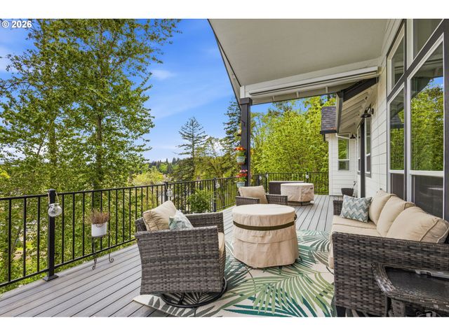 1372 OVERVIEW St, Salem, OR 97304