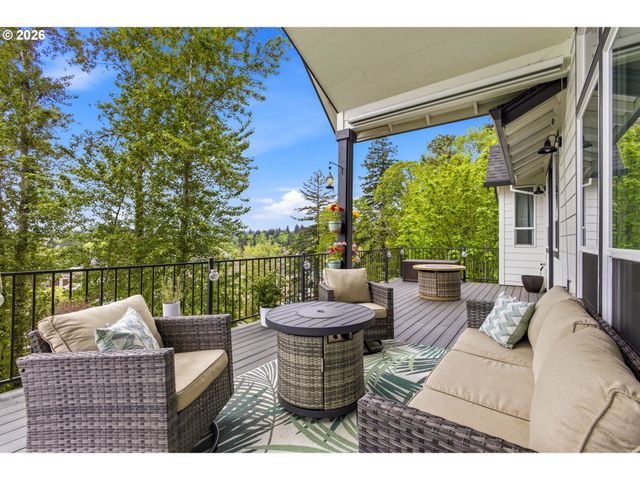 1372 OVERVIEW St, Salem, OR 97304