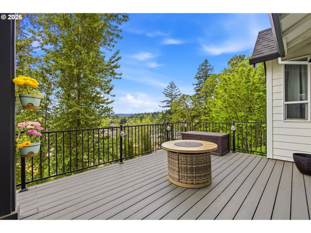 1372 OVERVIEW St, Salem, OR 97304