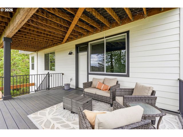 1372 OVERVIEW St, Salem, OR 97304