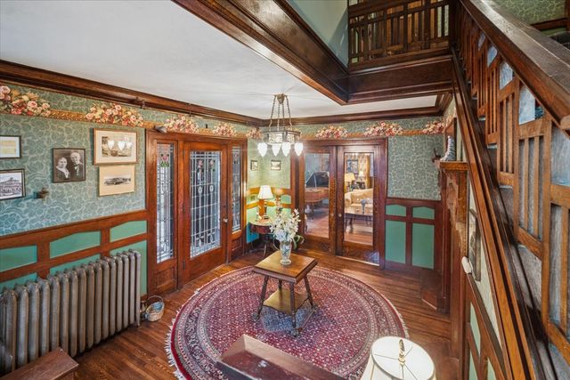 305 Oregon Avenue, West Dundee, IL 60118