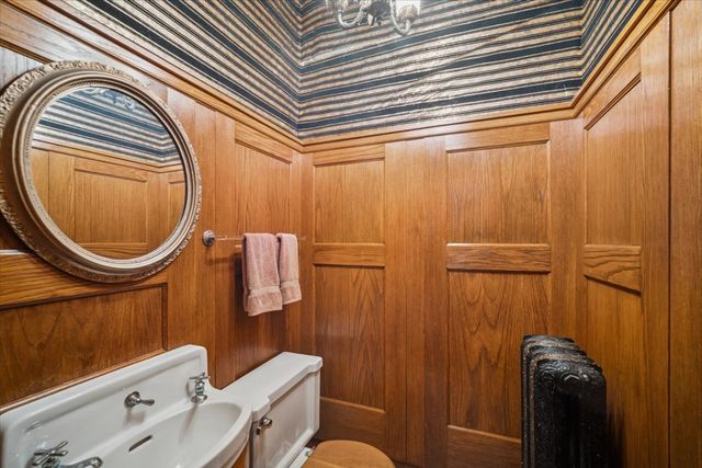 305 Oregon Avenue, West Dundee, IL 60118