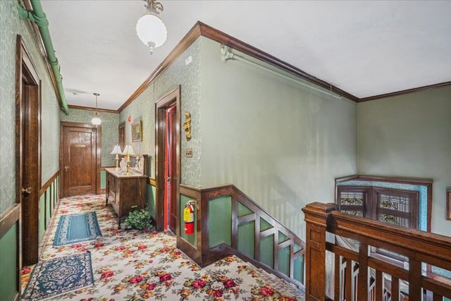 305 Oregon Avenue, West Dundee, IL 60118