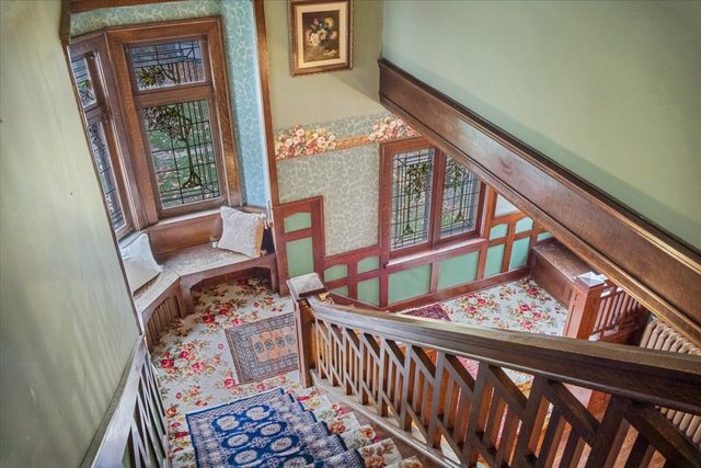 305 Oregon Avenue, West Dundee, IL 60118