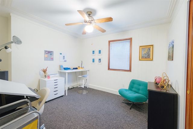 305 Oregon Avenue, West Dundee, IL 60118