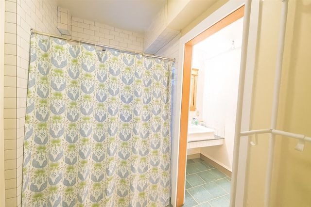 305 Oregon Avenue, West Dundee, IL 60118