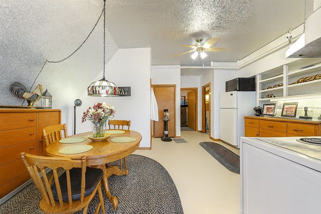 305 Oregon Avenue, West Dundee, IL 60118