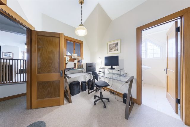 305 Oregon Avenue, West Dundee, IL 60118