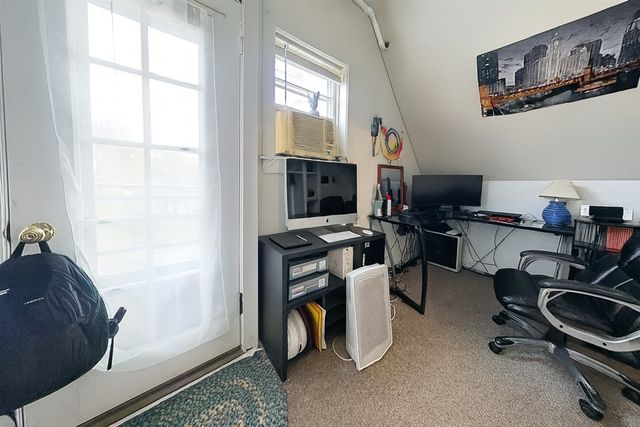 305 Oregon Avenue, West Dundee, IL 60118