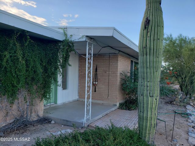 5520 N Bonita Place, Tucson, AZ 85704