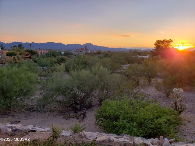 5520 N Bonita Place, Tucson, AZ 85704