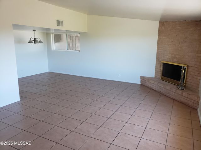 5520 N Bonita Place, Tucson, AZ 85704