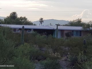 5520 N Bonita Place, Tucson, AZ 85704