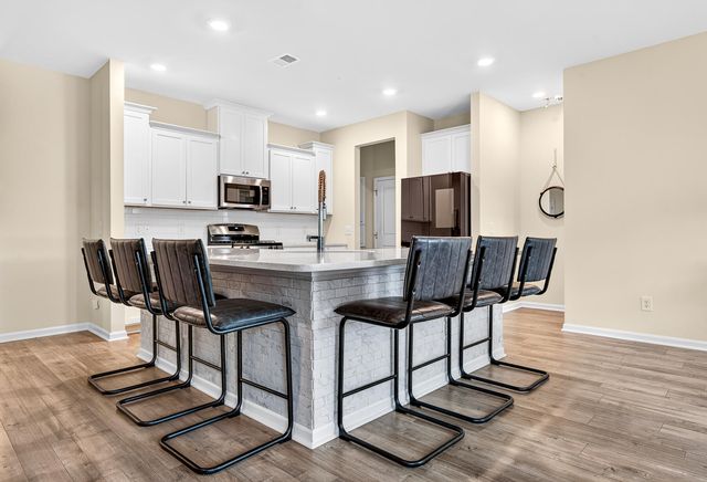 609 Squire Pope Road, Summerville, SC 29486