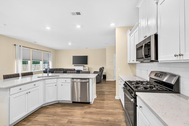 609 Squire Pope Road, Summerville, SC 29486