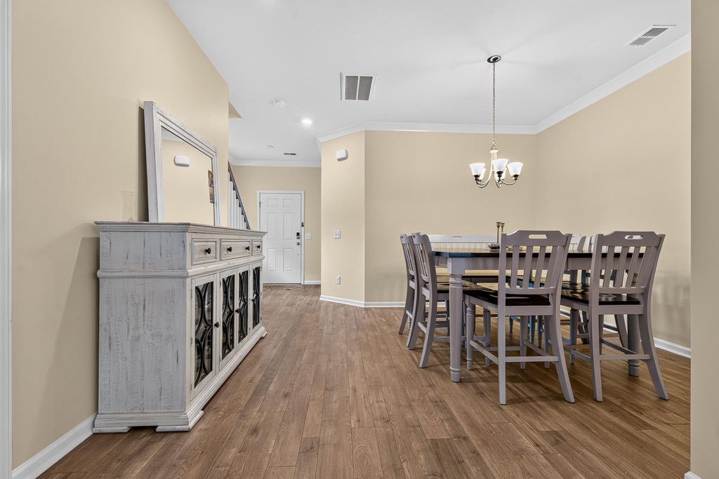 Image 12 of property listing at 609 Squire Pope Road, Summerville, SC 29486