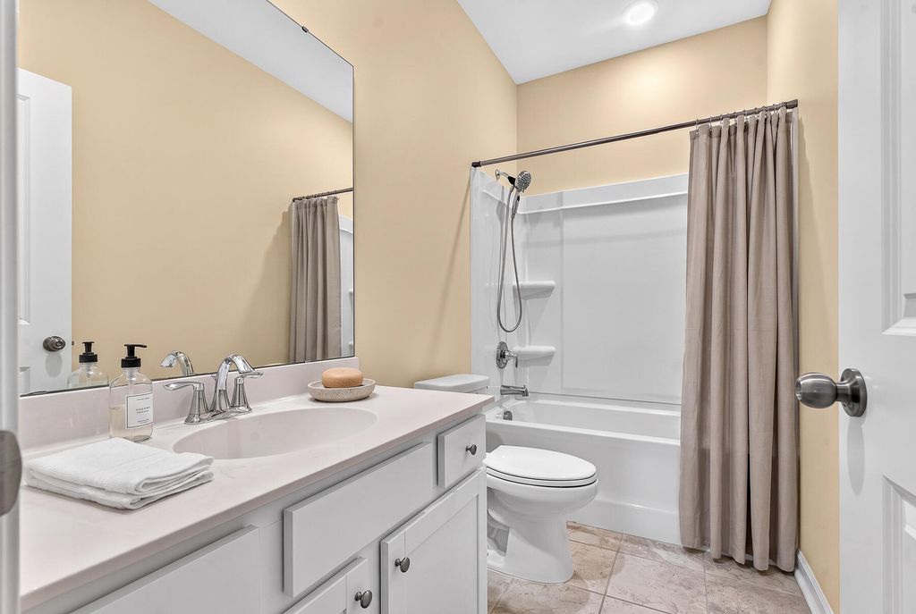 Image 32 of property listing at 609 Squire Pope Road, Summerville, SC 29486