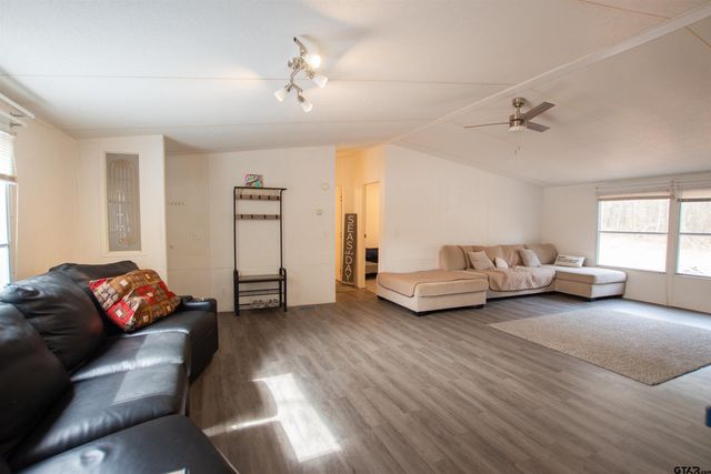 200 Brookwood Dr, Murchison, TX 75778