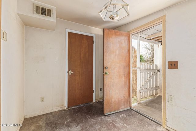 2230 N 27TH Place, Phoenix, AZ 85008