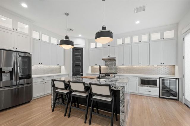1405 Indiana Street B, Houston, TX 77006