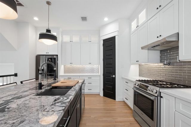1405 Indiana Street B, Houston, TX 77006