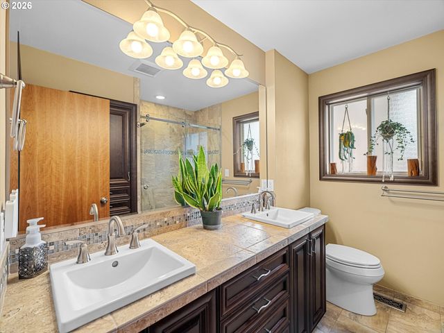15924 Se RHINE St, Portland, OR 97236