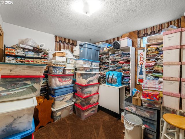 15924 Se RHINE St, Portland, OR 97236