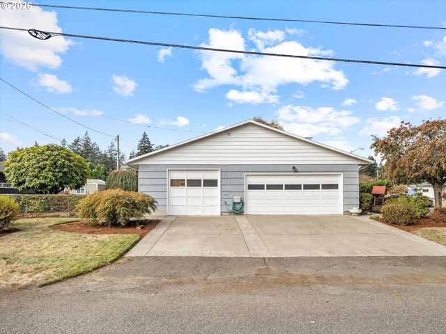 15924 Se RHINE St, Portland, OR 97236