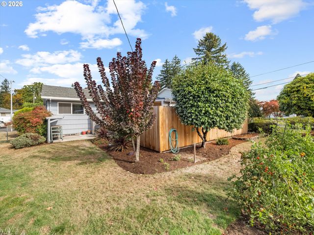 15924 Se RHINE St, Portland, OR 97236