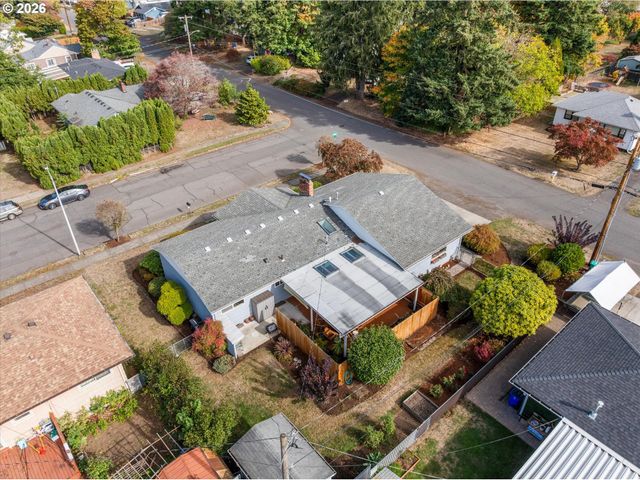 15924 Se RHINE St, Portland, OR 97236