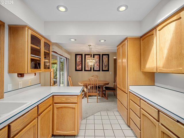 15924 Se RHINE St, Portland, OR 97236