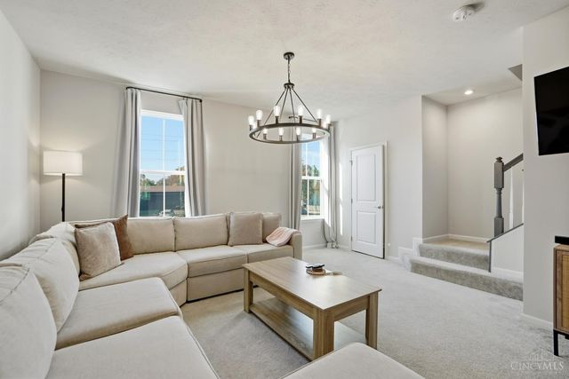 42 Wentworth Lane, Deer Park, OH 45236