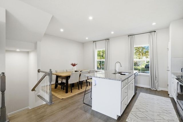 42 Wentworth Lane, Deer Park, OH 45236