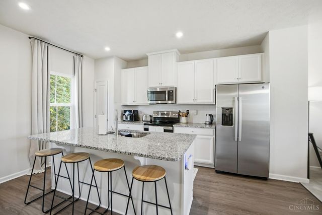 42 Wentworth Lane, Deer Park, OH 45236