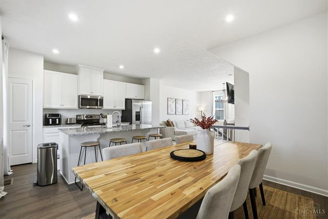 42 Wentworth Lane, Deer Park, OH 45236