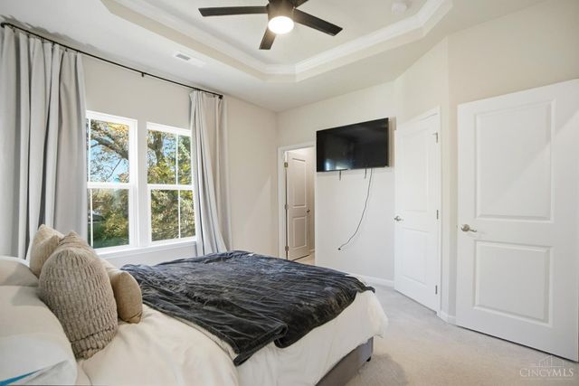 42 Wentworth Lane, Deer Park, OH 45236