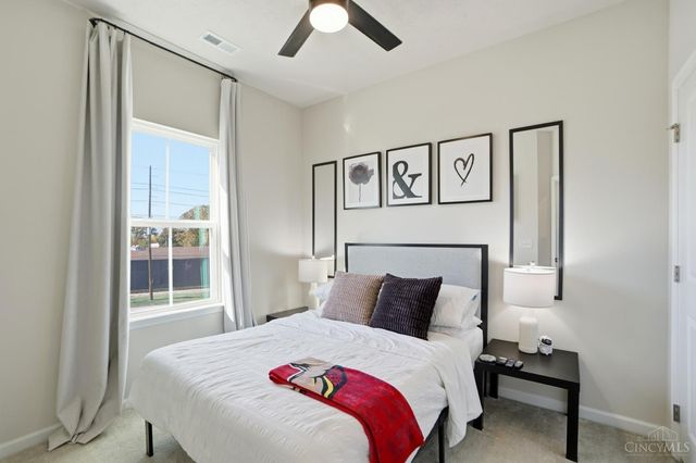 42 Wentworth Lane, Deer Park, OH 45236